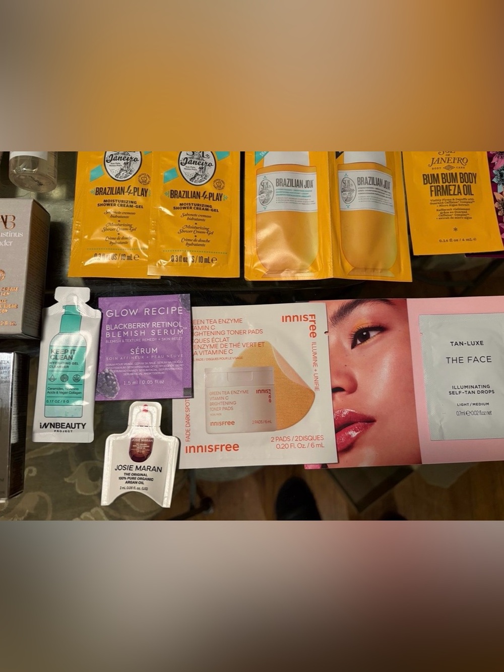 Makeup Sample Bundle - Picture 4 of 7